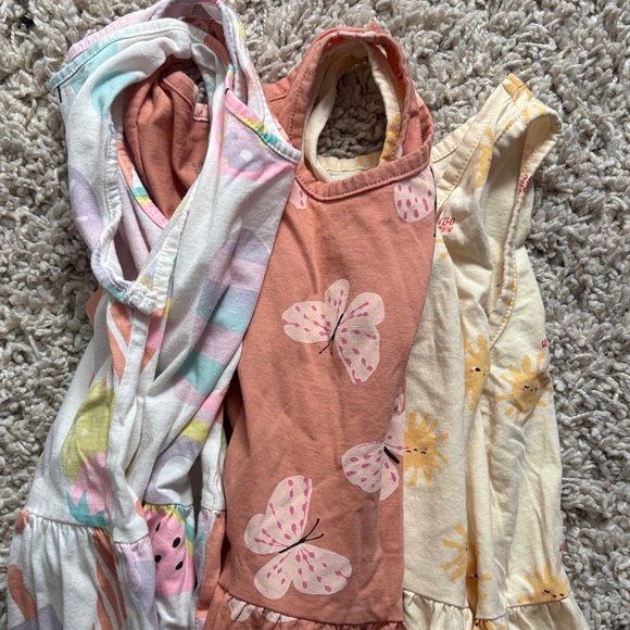 H&M | Girls Sleeveless Summer Dresses 🌼 - Picture 2 of 7